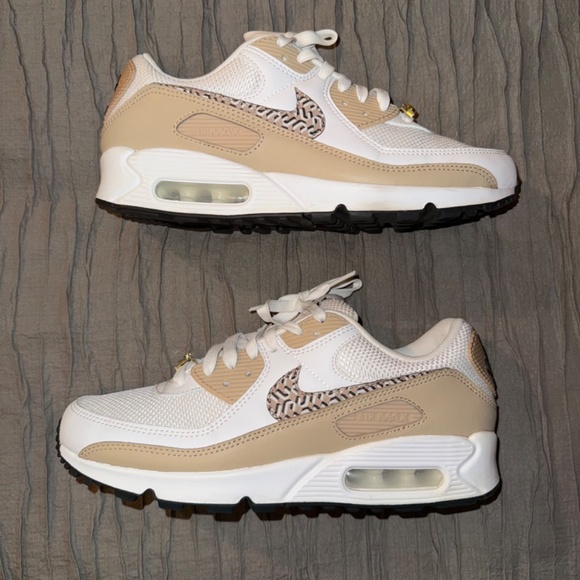 EUC - Nike Women's Air Max Size 9 - Picture 5 of 12